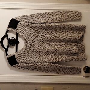 Cream & Black Scoop Neck Women's Sweater - Classic Knit